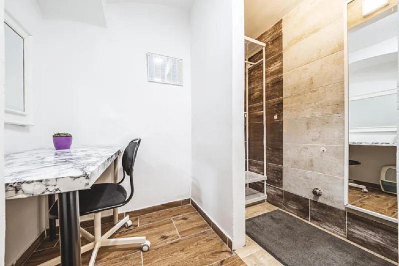 Park Spot Apartment