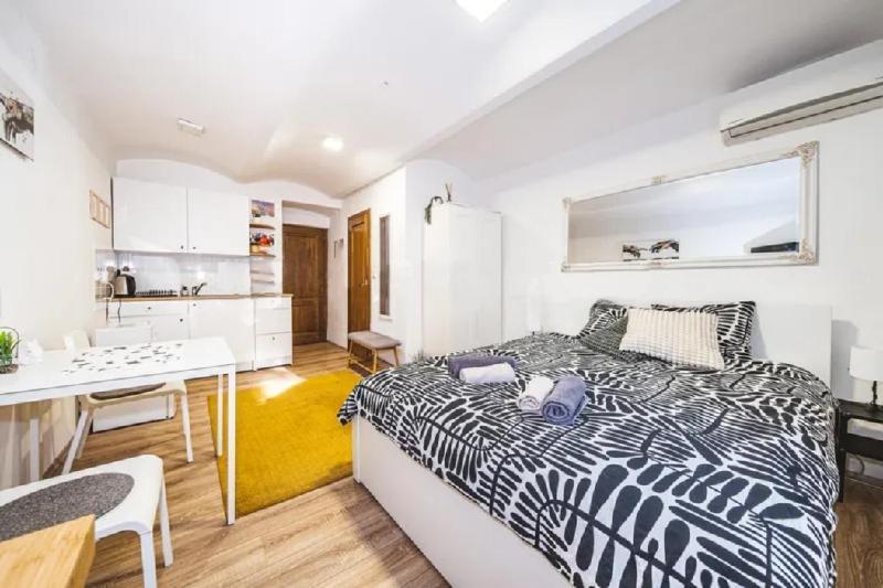 Park Spot Apartment *